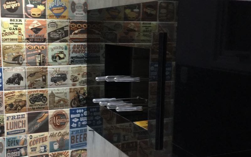 Espaço gourmet: Granito Preto Absoluto, montagem a 45°